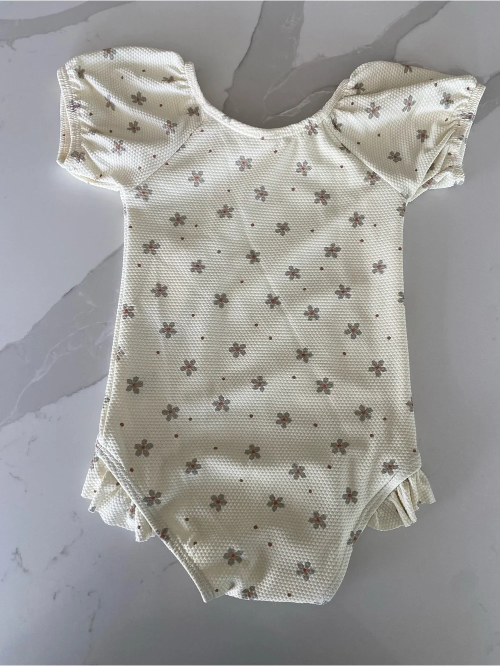 NWT Quincy Mae Ivory Floral Puff Sleeve Ruffle One-Piece Swimsuit UPF 50 12-18M